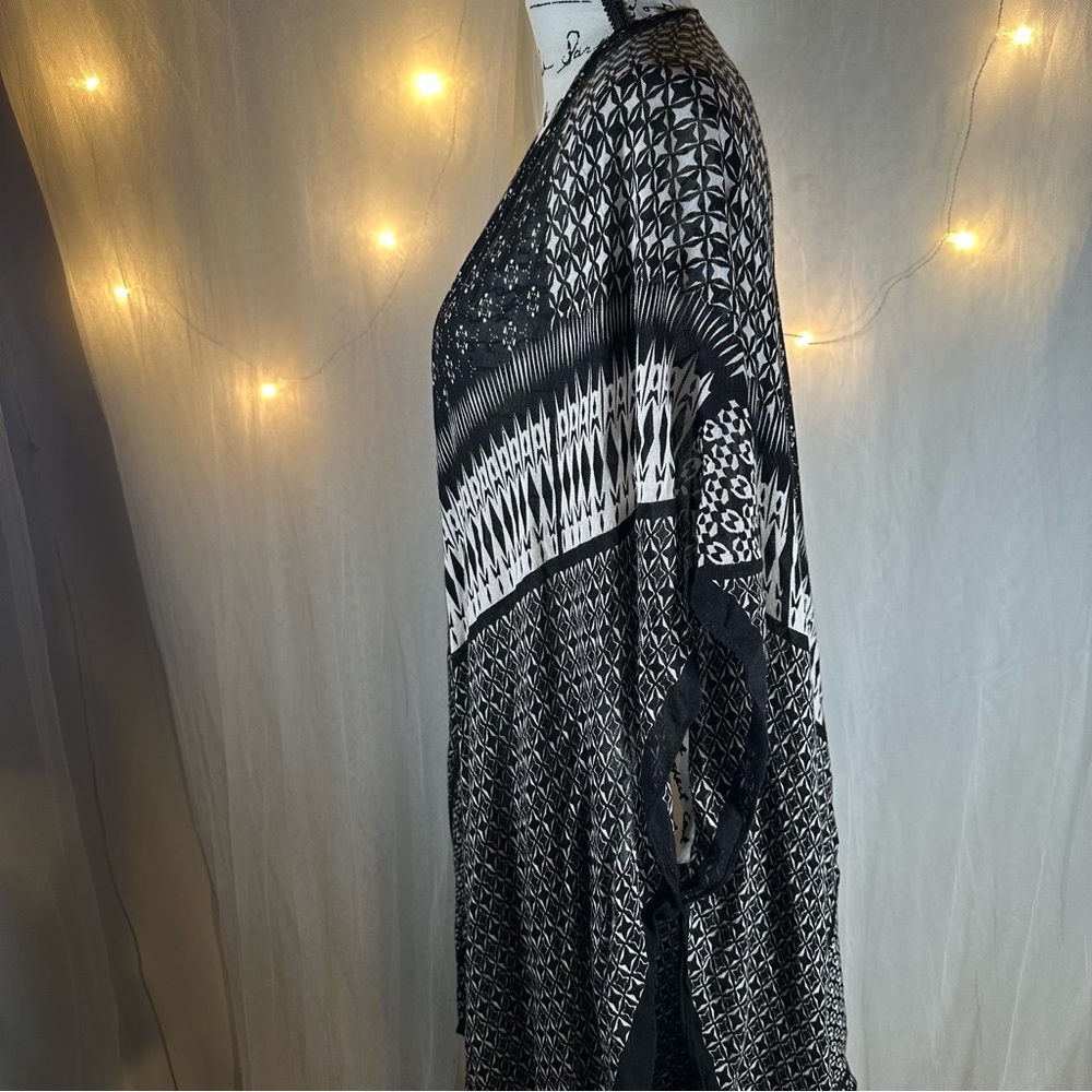Kimono‎ Women’s One Size Black & White Pattern Design Light Fabric No Brand - Picture 4 of 7